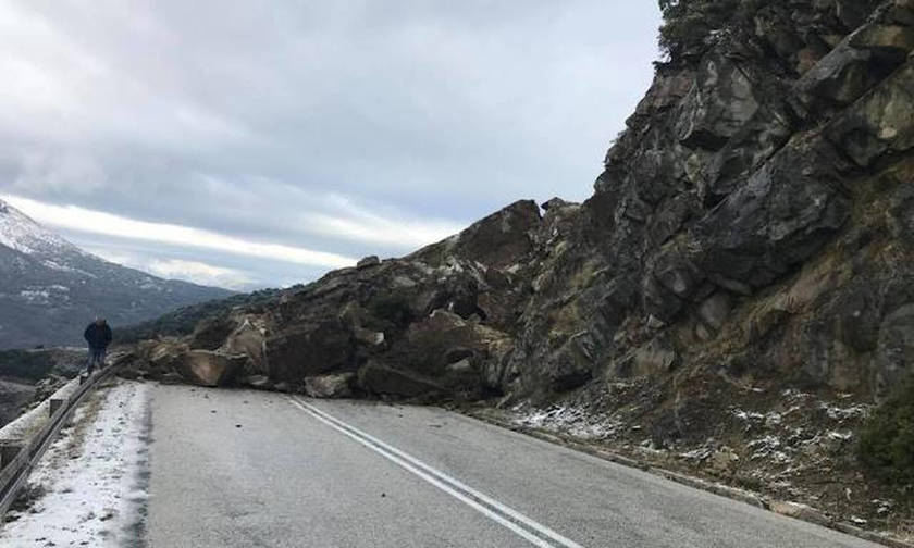 Μεγάλη κατολίσθηση στα Ιωάννινα - Αποκολλήθηκαν τεράστιοι βράχοι 