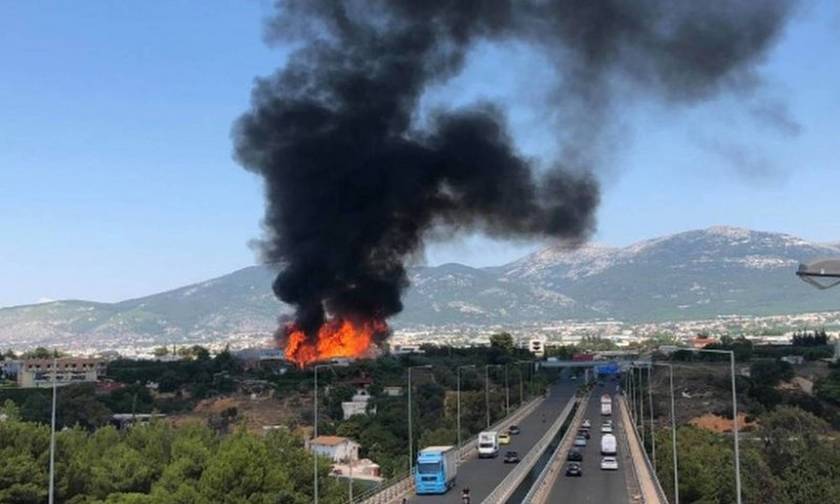 Νέα φωτιά σε κτίριο στο Μενίδι