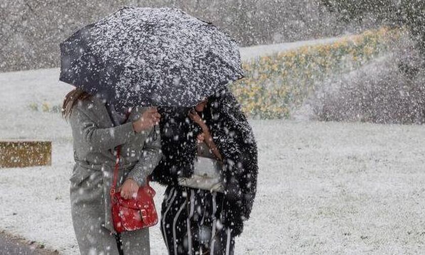 Έρχεται ψυχρή εισβολή από την Κυριακή - Πτώση θερμοκρασίας - Πού θα χιονίσει (Χάρτες)