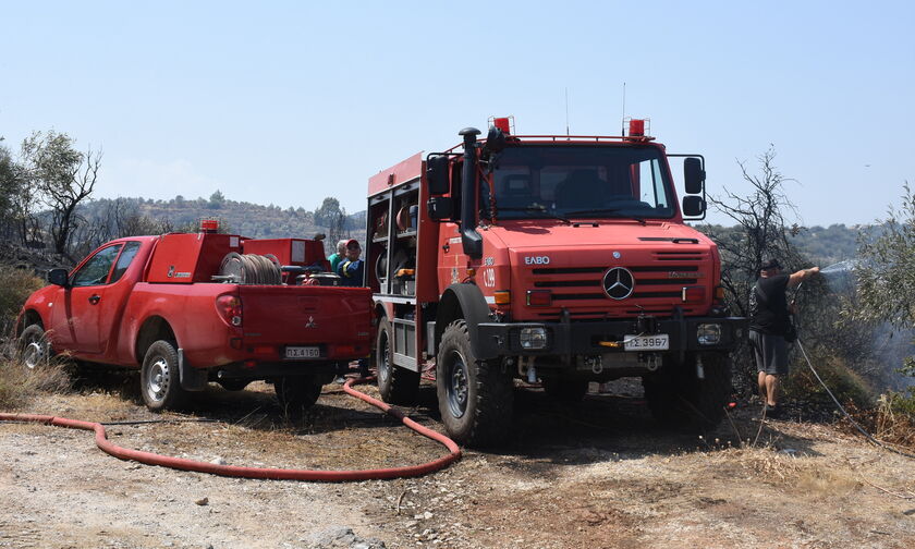 Κρήτη: Ανεξέλεγκτη πυρκαγιά στο Ηράκλειο - Ολονύχτια μάχη με τις φλόγες