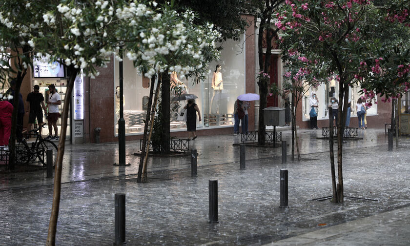 Καιρός: Επέλαση της «Αθηνάς» με βροχές και καταιγίδες