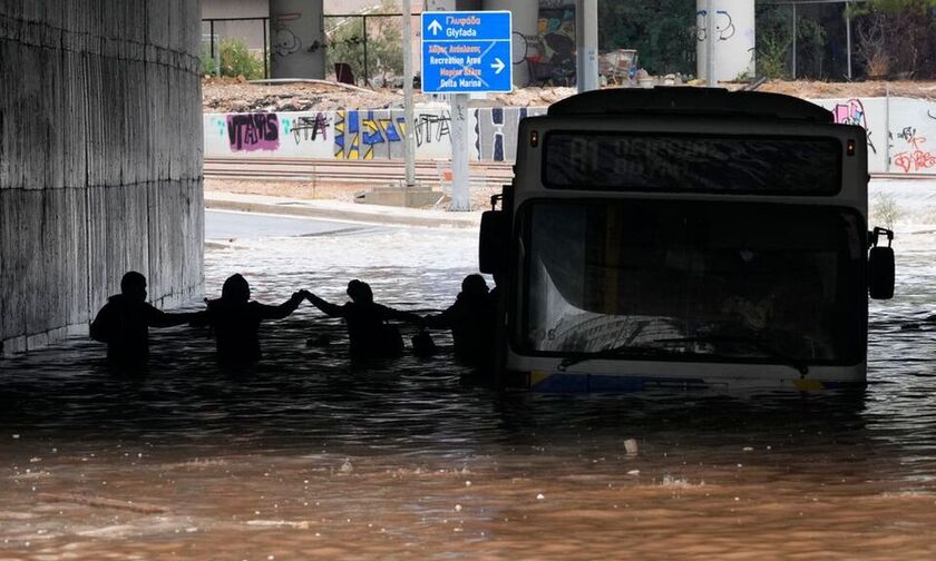 Καιρός: Ισχυρές βροχές, καταιγίδες, πρόσκαιρες χιονοπτώσεις και πολλά μποφόρ