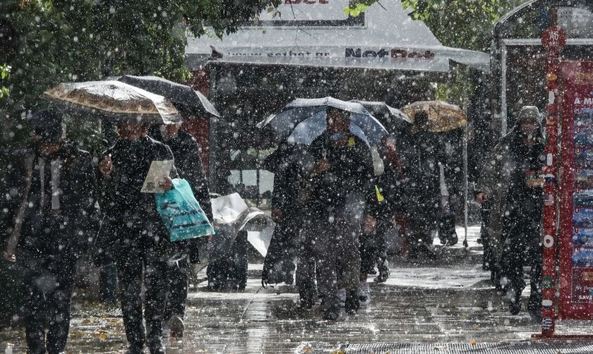 Καιρός: Βροχές και σποραδικές καταιγίδες