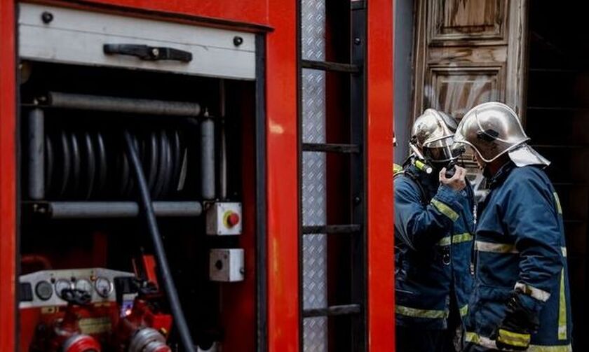 Φωτιά σε κτίριο στο κέντρο της Αθήνας