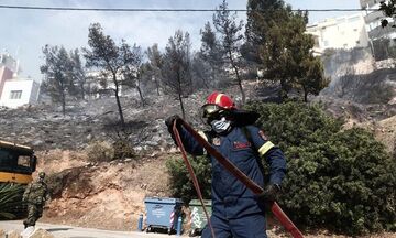 Μεγάλη φωτιά στις Πόρτες Αχαΐας – Εκκενώνεται οικισμός