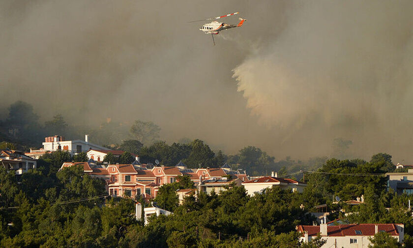 Φωτιά στην Πεντέλη: Χωρίς ενεργό μέτωπο - Η Πυροσβεστική αντιμετωπίζει διάσπαρτες εστίες