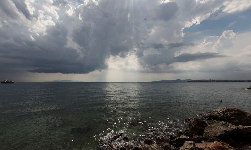 Καιρός: Αίθριος με πρόσκαιρες νεφώσεις