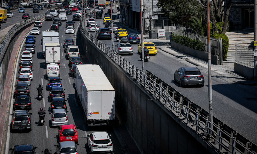 Καραμπόλα στην άνοδο του Κηφισού - Μποτιλιάρισμα και καθυστερήσεις