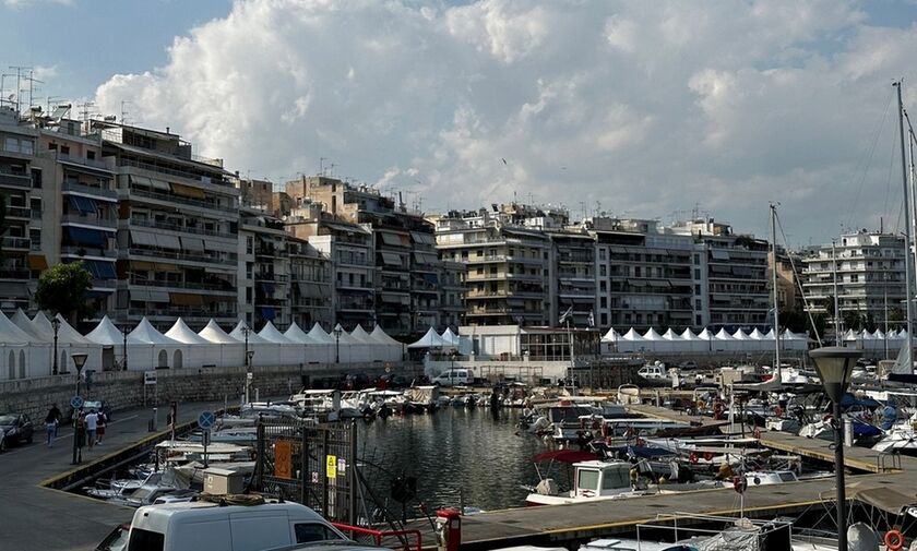  Συνεχίζεται η 35η Έκθεση Βιβλίου στο Πασαλιμάνι