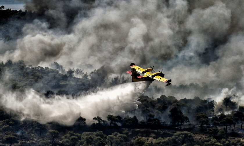 Φωτιά στο Λουτράκι: Σε κατάσταση έκτακτης ανάγκης κηρύχθηκε ο Δήμος