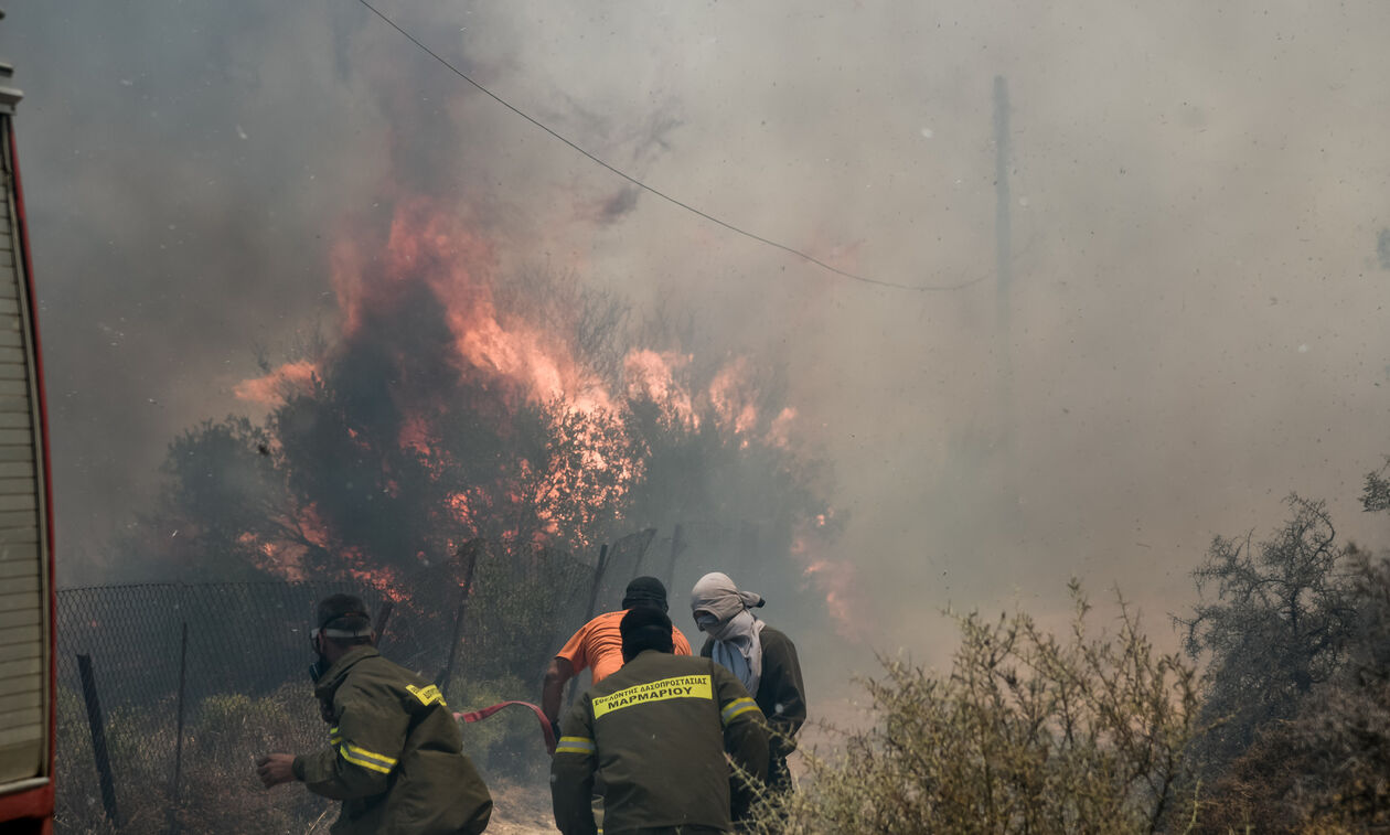 Ανεξέλεγκτη η φωτιά στην Εύβοια - Εκκενώθηκαν δύο χωριά