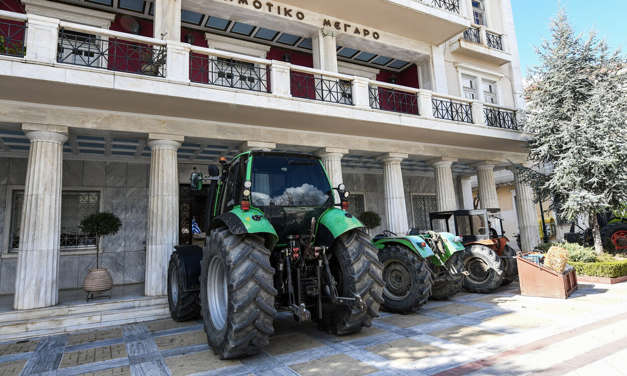 Μπρα ντε φέρ κυβέρνησης και αγροτών πριν την κάθοδο στην Αθήνα την Τρίτη