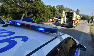 Θεσσαλονίκη: Ανατράπηκε αυτοκίνητο σε τροχαίο - Στο νοσοκομείο οι επιβαίνοντες