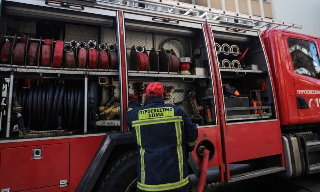 Θεσσαλονίκη: Υπό μερικό έλεγχο η φωτιά στο Σέιχ Σου