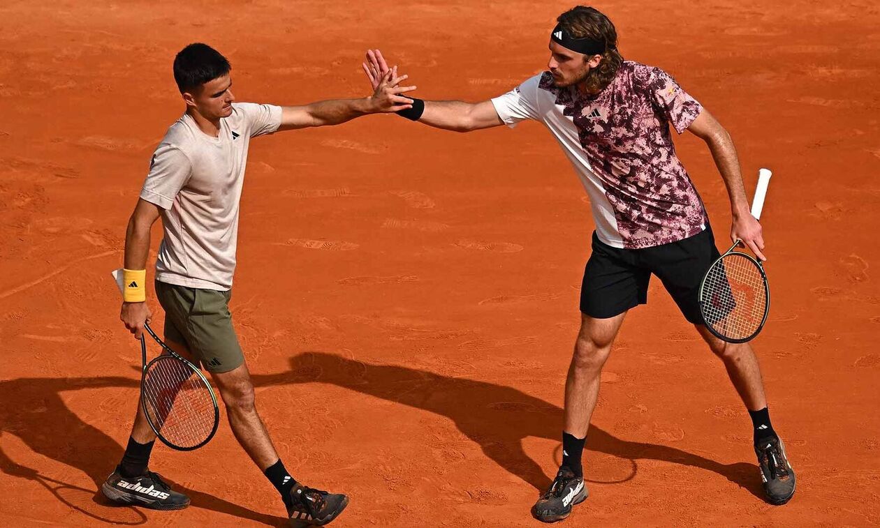 Roland Garros: Βαρύ πρόστιμο σε Στέφανο και Πέτρο Τσιτσιπά