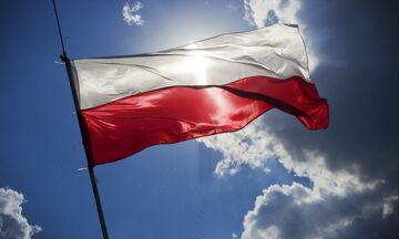 Πολωνία: Απαιτεί εξηγήσεις από τη Γερμανία μετά την εγκατάλειψη μεταναστών σε πολωνικό χωριό