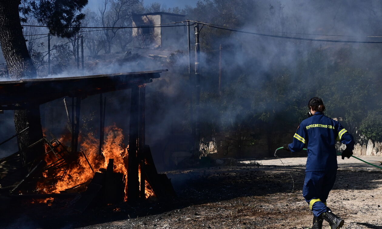 Φωτιά στη Σταμάτα: Ένας 45χρονος νεκρός από ανακοπή (vid) 