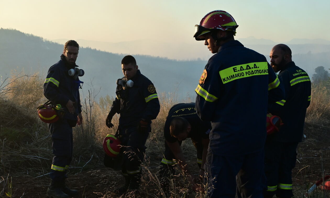 H Ευρώπη στέλνει πάνω από 200 πυροσβέστες στην Ελλάδα 