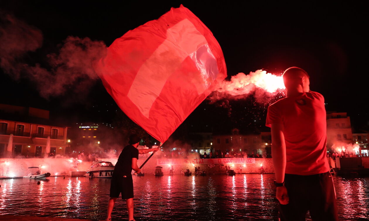 «Κάηκε» η Ναύπακτος (pics)