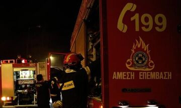 Aθήνα: Πυρκαγιά σε εγκαταλελειμμένο κτίριο επί της οδού Ιάσονος