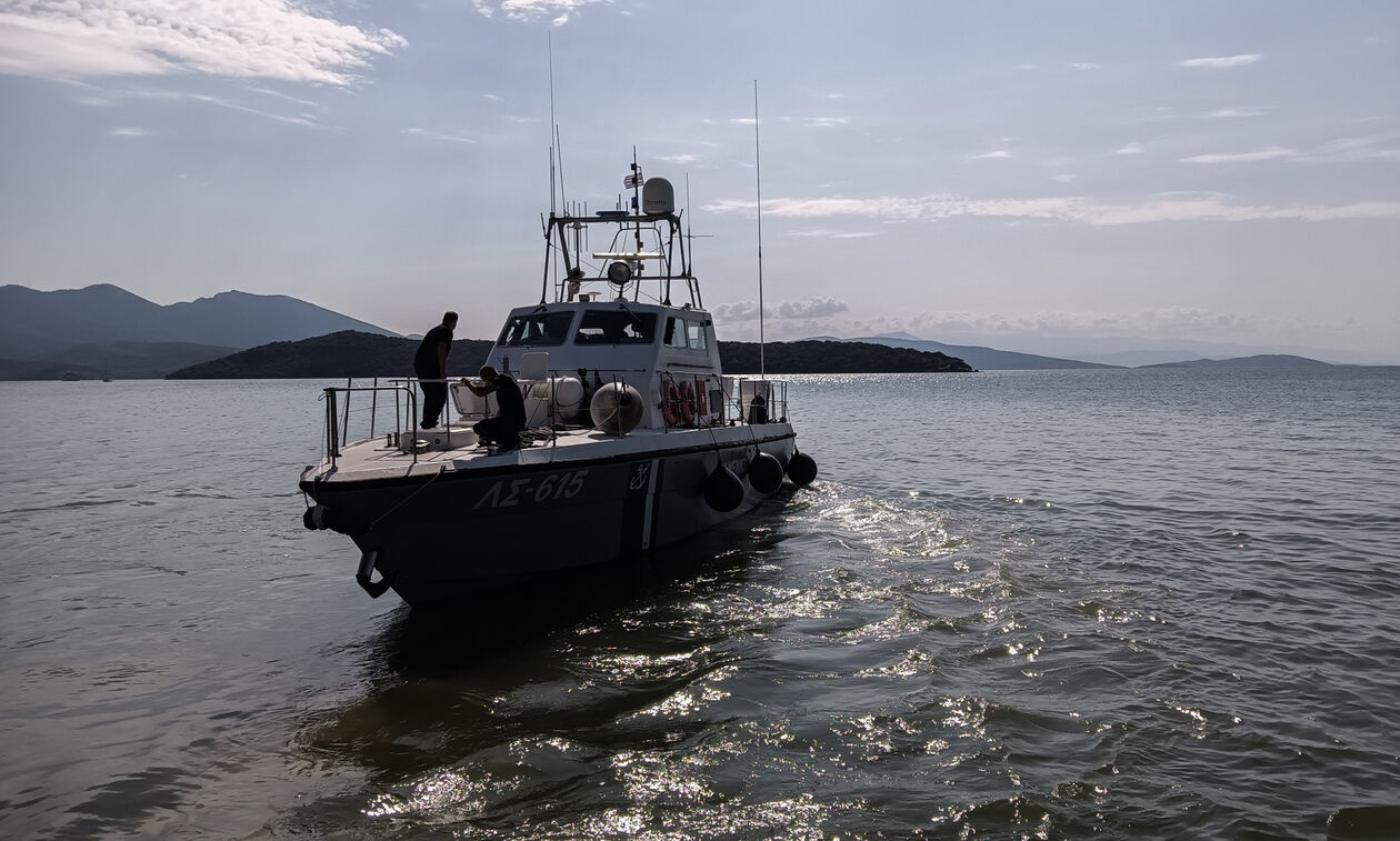 Χαλκιδική: Δύο συλλήψεις για τη θανατηφόρα παράσυρση ναυτικού σε φορτηγό πλοίο