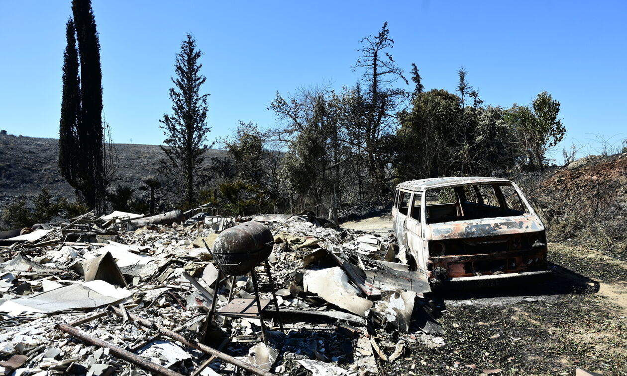 Ξεκίνησαν αυτοψίες στις πληγείσες από τη φωτιά περιοχές