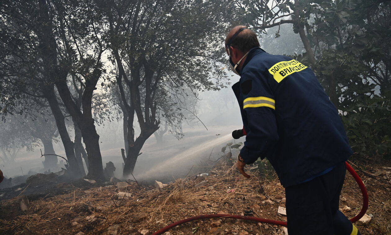 Φούρνοι Κορσεών Ικαρίας: Σε εξέλιξη η πυρκαγιά