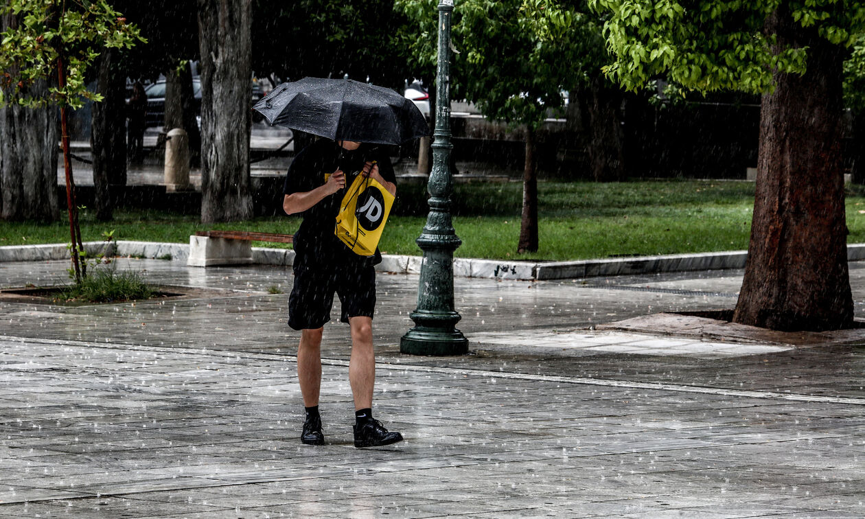 Καιρός: Άστατος καιρός με βροχές και καταγίδες