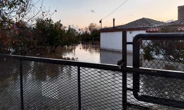 Κομοτηνή: Καταρρακτώδης βροχή στον Πολύανθο – Ποτάμια οι δρόμοι