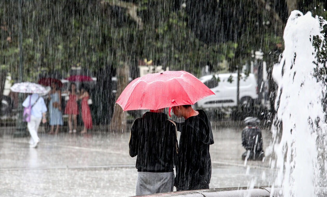 Καιρός: Αστατος με βροχές και καταιγίδες 