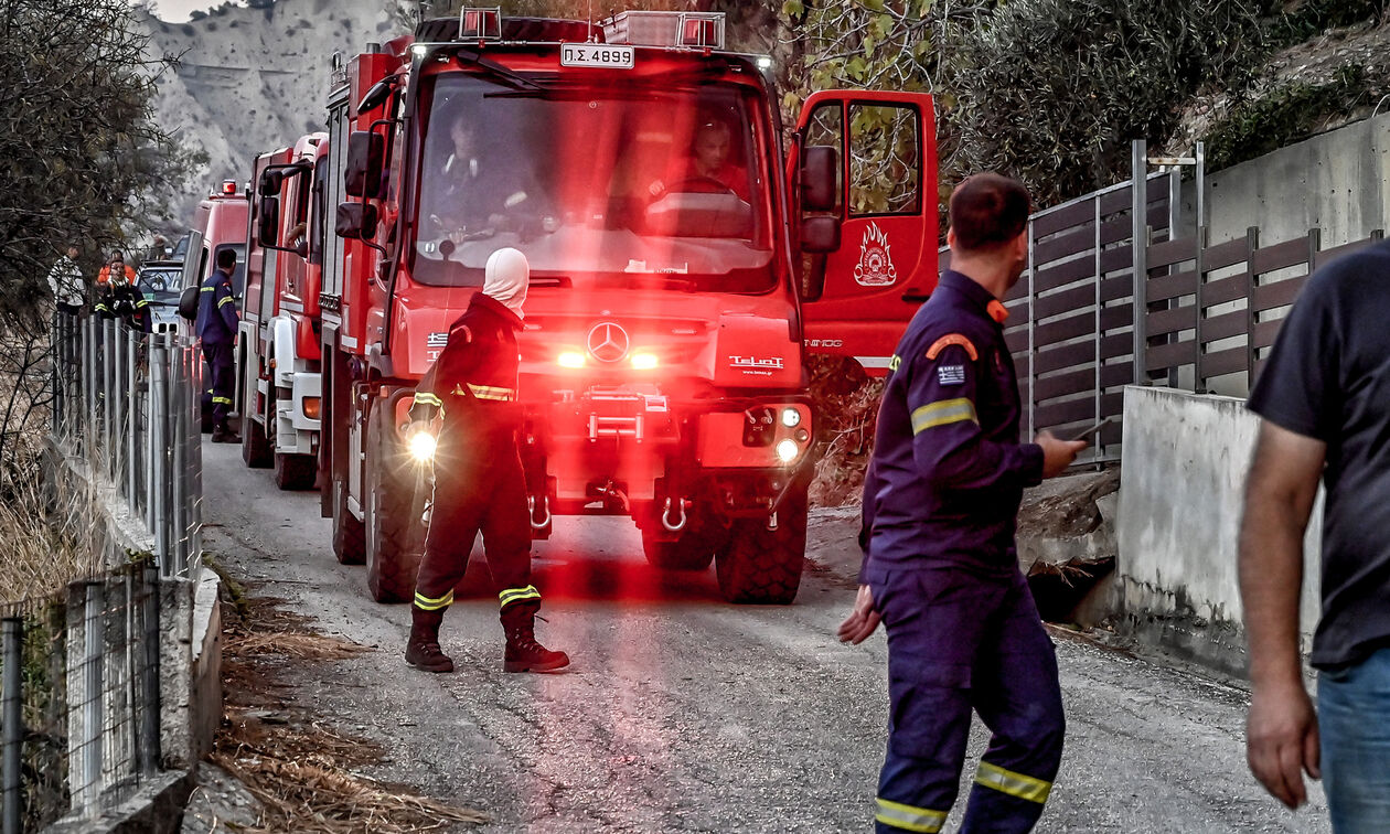 Ολονύχτια μάχη με τις φλόγες στην Κορινθία – Βελτιωμένη η εικόνα, διάσπαρτες εστίες