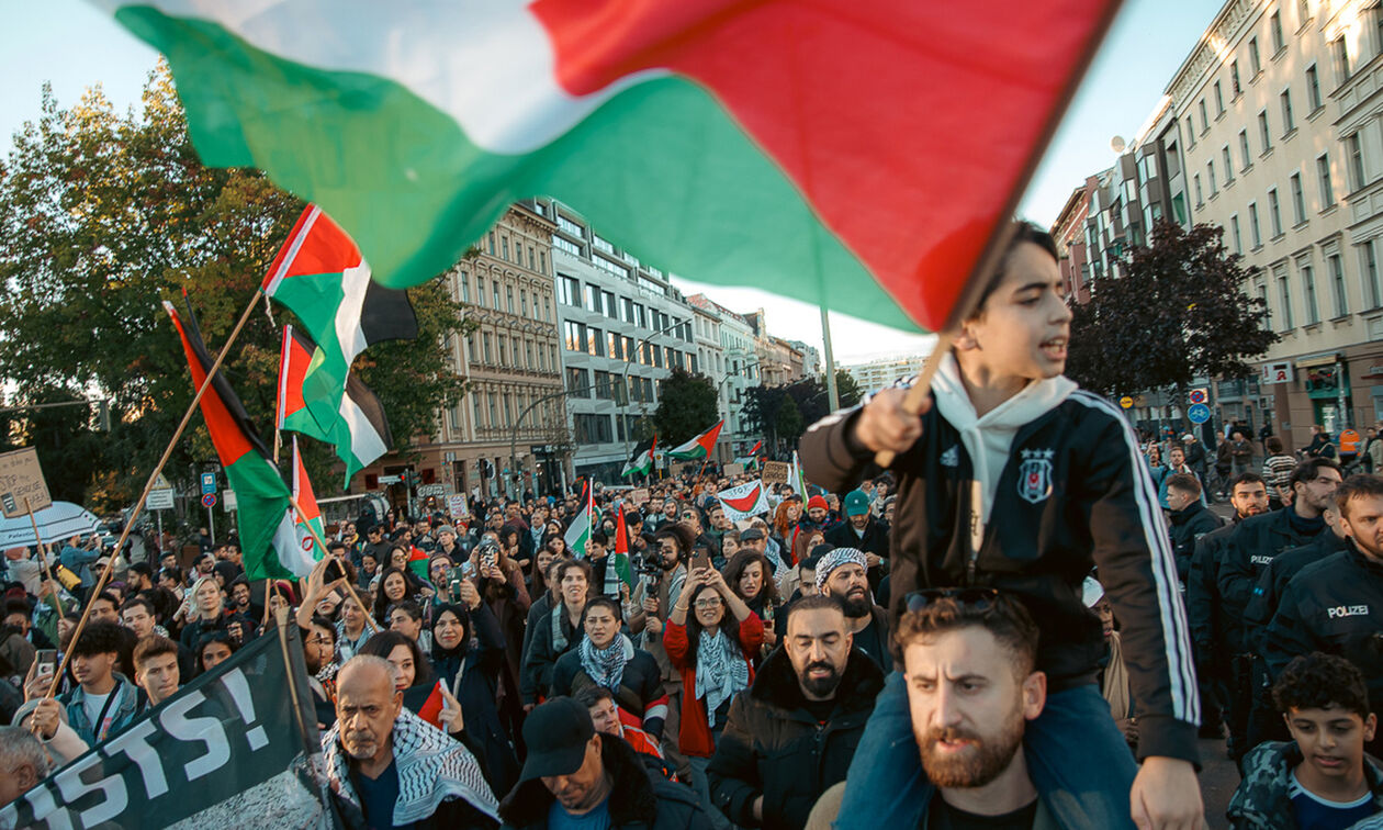 Διαδηλώσεις σε Βερολίνο και Λονδίνο, ένα χρόνο μετά την έναρξη του πολέμου στη Γάζα