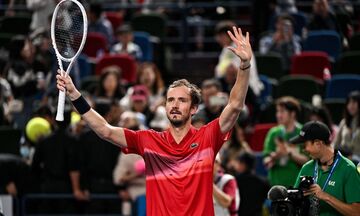 Shanghai Masters: Ο Μεντβέντεφ απέκλεισε τον Τσιτσιπά (highlights)