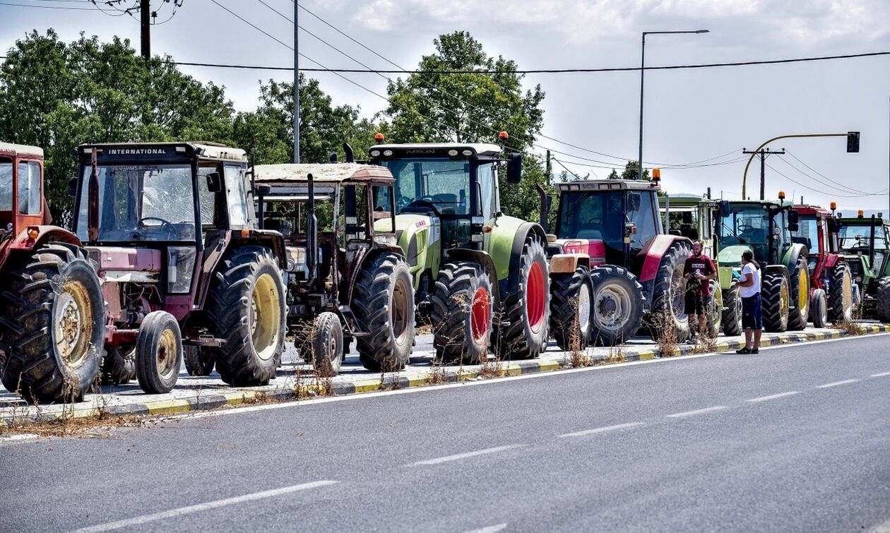 Τρακτέρ στους δρόμους βγάζουν οι αγρότες της Αγιάς