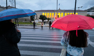 Καιρός: Λίγες νεφώσεις παροδικά αυξημένες