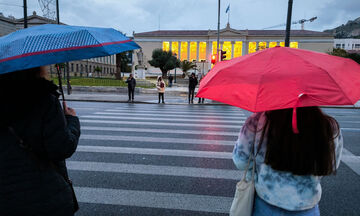 Καιρός: Νεφώσεις και τοπικές βροχές