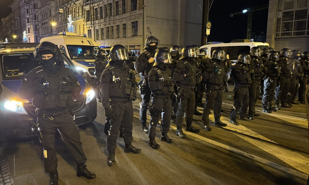 Μαγδεμβούργο: Κατηγορίες απαγγέλθηκαν σε 3 άτομα που πανηγύριζαν – Προφυλακίστηκε ο δράστης