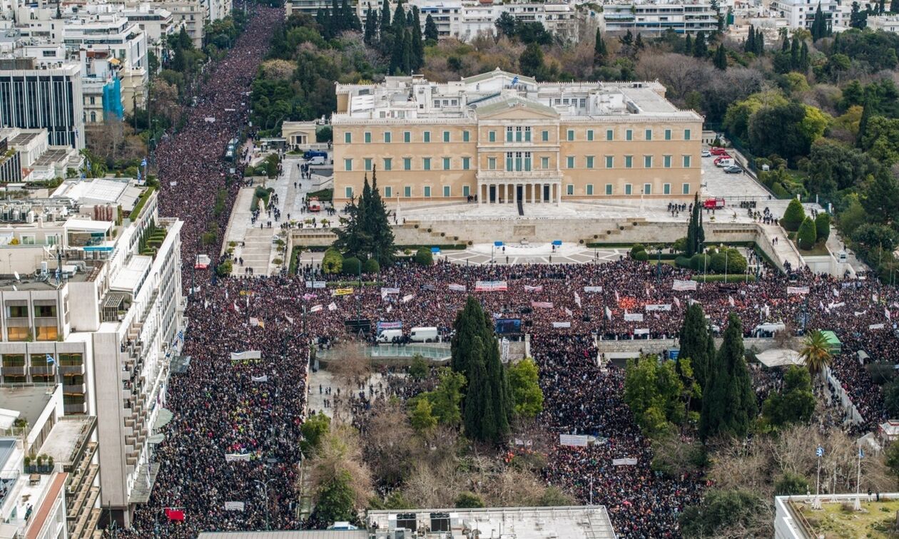 Όλη η Ελλάδα στους δρόμους: Εικόνες από τις συγκεντρώσεις σε όλη τη χώρα (pic)