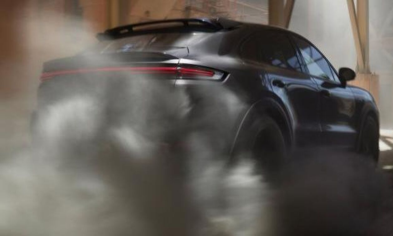 Porsche: Ετοιμάζει τη νέα ηλεκτρική Cayenne